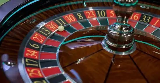 Tampilan fitur lengkap aplikasi homi99 – taruhan, kasino, dan slot dalam satu download